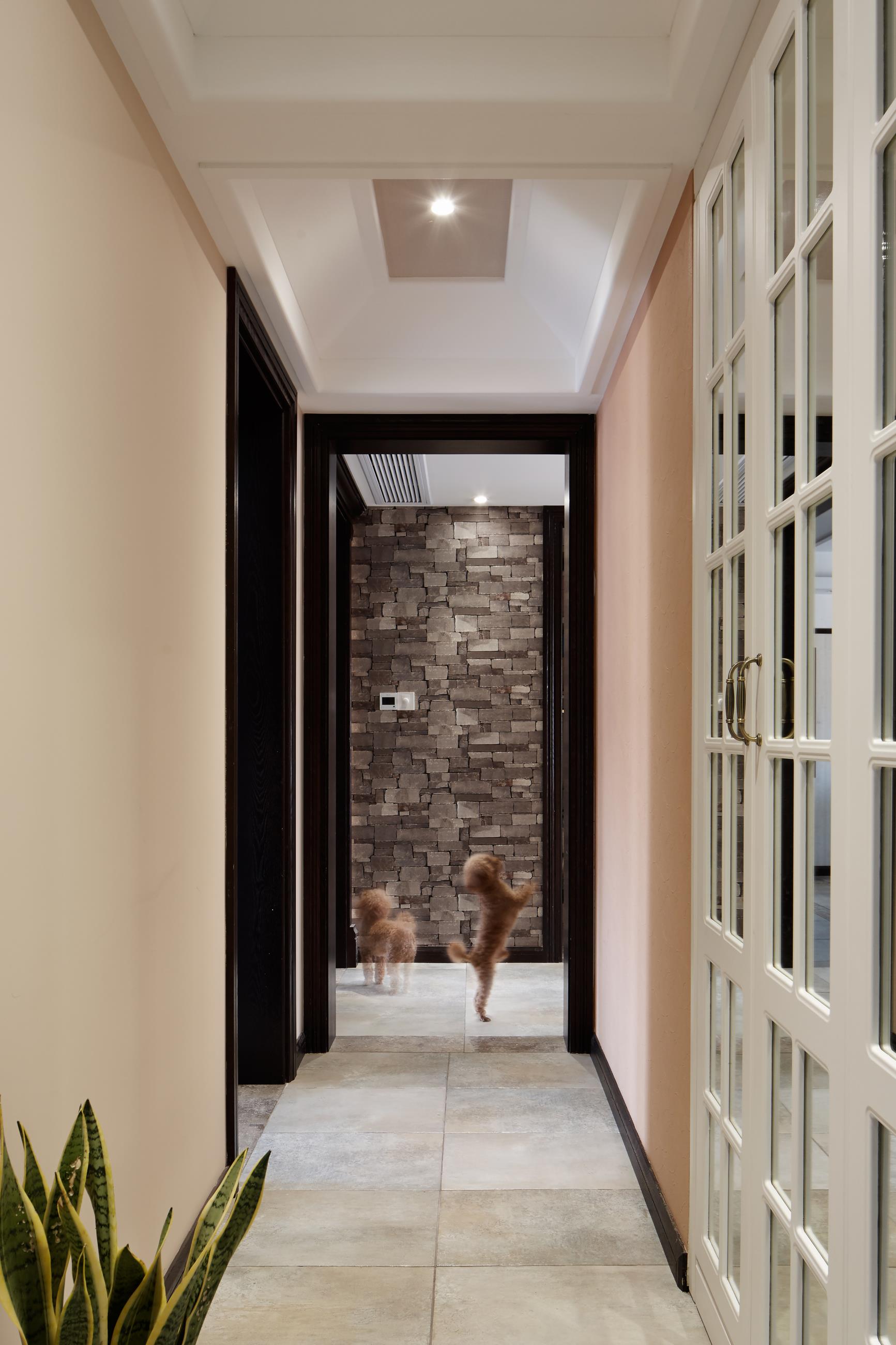 三居室欧式风格走廊装修效果图